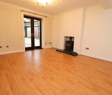 3 bedroom semi-detached house to rent - Photo 2