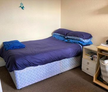 4 bedroom private hall to rent - Photo 5