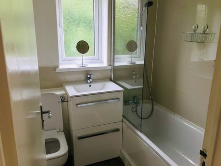 1 Bed Flat, Jack Clow Road, E15 - Photo 5
