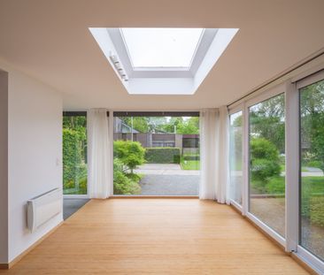 Architecturale woning in een rustige residentiële buurt - Photo 4