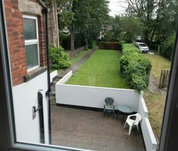 7 Bed - 31 Richmond Road, Headingley, Leeds - LS6 1BX - Student - Photo 6