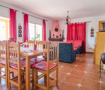 Detached villa with pool and nice views for Winter Rental in Frigil... - Photo 4