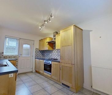 2 bedroom terraced house to rent - Photo 5