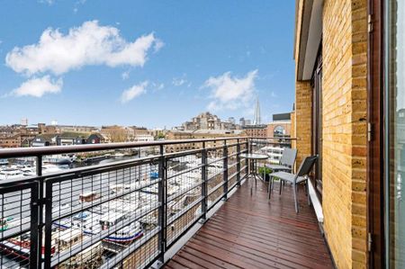 Bright and spacious one double bedroom apartment right in the heart of London's very own oasis; St Katharine Docks. - Photo 2