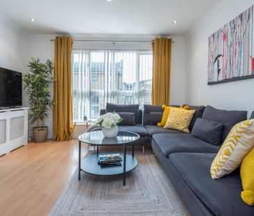 2 Bed Terraced House, Hampstead Walk, E3 - Photo 2