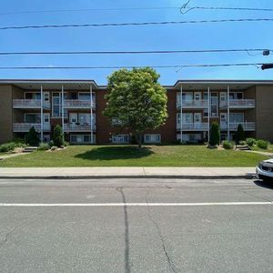 Three-Bedroom (5.5) - 103-105-111 Rue Bouchard, Granby - Photo 3