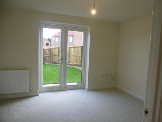2 bedroom House To Let - Photo 1