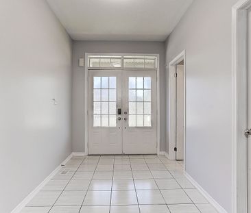 For Lease - 2433 Equestrian Crescent, Oshawa, Ontario - Photo 4