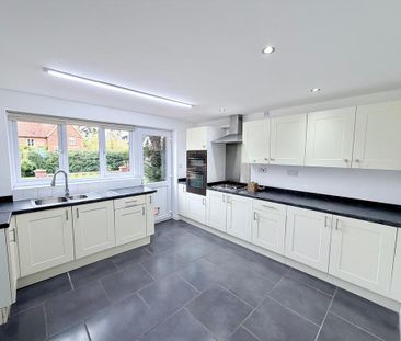 4 bedroom detached house to rent - Photo 5