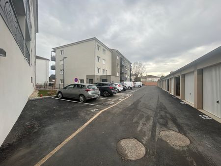 Location Appartement 2 pièces 42m² ALBI 81000 - Photo 3