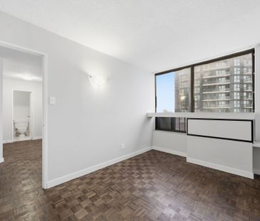 For Lease - 2360 Dundas Street Unit# 1919B, Toronto, Ontario - Photo 4