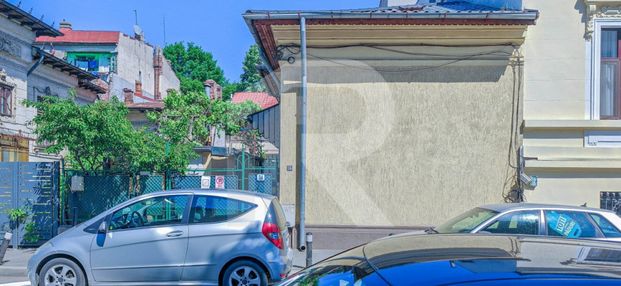 Casa in vecinatatea Guvernului - Fotografie 1