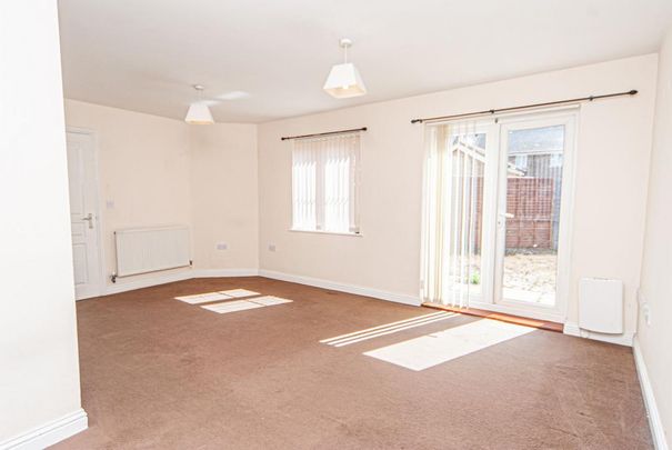 3 bedroom semi-detached house to rent - Photo 1