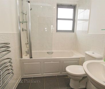 1 bedroom penthouse to rent - Photo 5