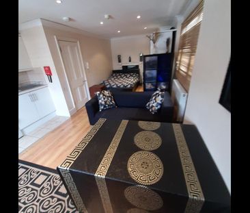 1 Bed Flat, Cambridge Street, SW1V - Photo 1