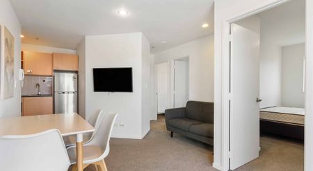 Rare Corner 3-Bed Apartment - Move In Ready - Photo 5