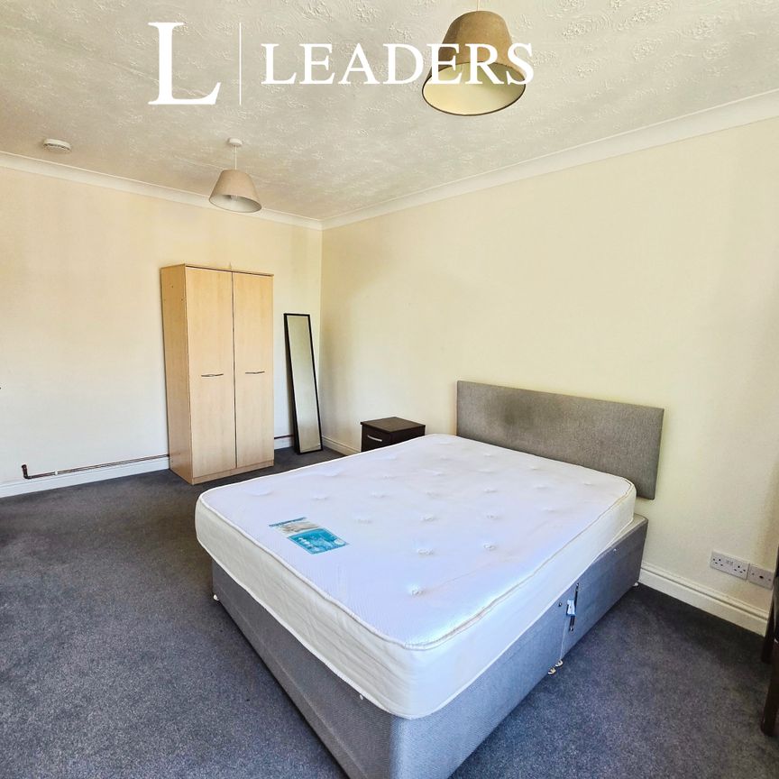 1 bedroom room to rent Greetwell Road - Photo 1