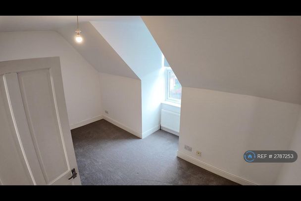 2 bedroom maisonette to rent - Photo 1