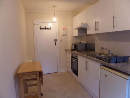 1 bedroom bedsit to rent - Photo 5