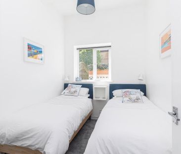2 bedroom ground floor flat to rent - Photo 3