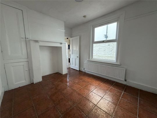 3 bedroom house to rent Ham Road, Worthing, BN11 - Photo 1