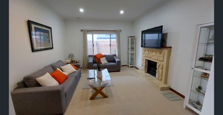 Canal Living - Photo 5