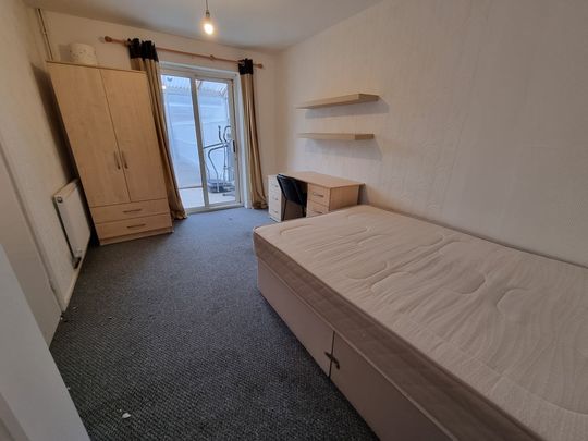 4 Bed Student Accommodation - Photo 1