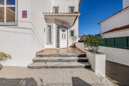 Sintra, Lisbon - Photo 5