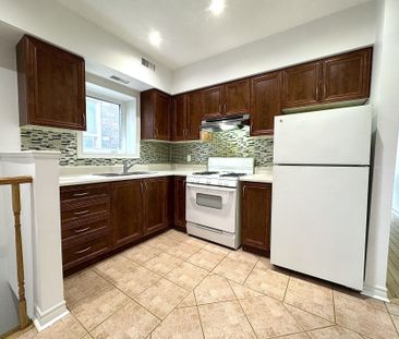 For Lease - 2417 Dundas Street Unit# 4, Toronto, Ontario - Photo 6