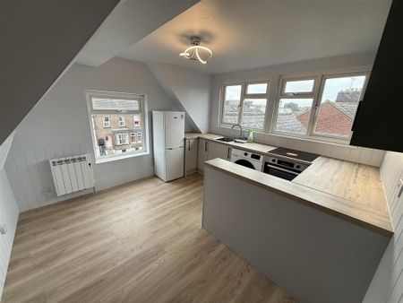1 bedroom flat to rent - Photo 2