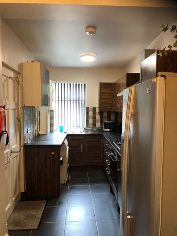Room in a Shared House, Queens Road, S2 - Photo 5