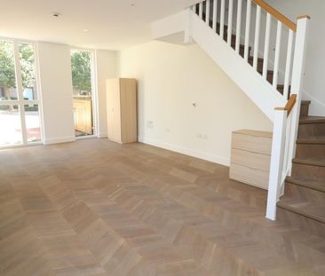 Room in a Shared House, Lebrun Square, SE3 - Photo 2