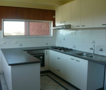 3 BEDROOM HOUSE IN NORTH NAROOMA - Photo 4