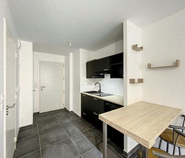 Lyon 3ème : Lumineux studio avec cuisine aménagée - Photo 2