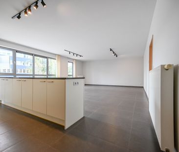Ruim appartement met drie slaapkamers & garagebox - foto 4