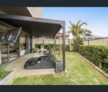 Premium Ground-Floor Living with Private Garden Oasis - Photo 5