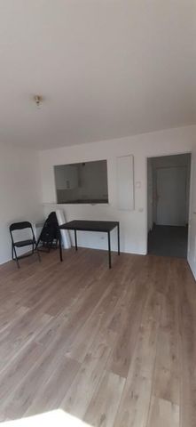 Location Appartement 2 pièces 45m² ISSY LES MOULINEAUX 92130 - Photo 4