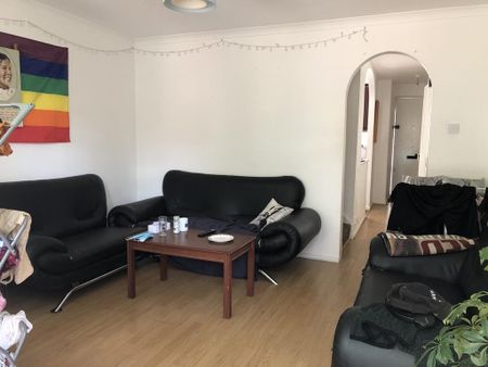 4 bedroom townhouse to rent - Photo 3