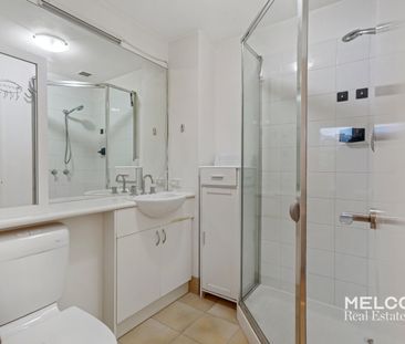 STUDIO GEM IN THE HEART OF LYGON STREET - FURNISHED - Photo 6