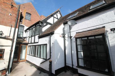 Flat 1, The Gallery, 13 Market Place, Shifnal, TF11 9AU - Photo 3