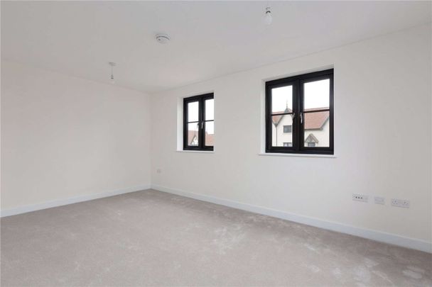 Contemporary two bedroom semidetached home in the heart of Frant village - Photo 1