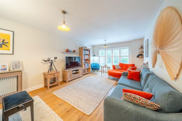 5 bedroom detached house to rent - Photo 1