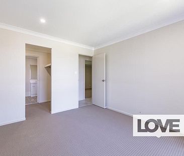 21 Burlington Close, Cameron Park, NSW, 2285 - Photo 4