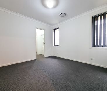 Bright Home - Photo 2