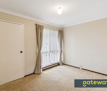 Charming 3 Bedroom Home in a Prime Leeming Location! - Photo 5