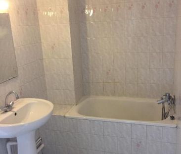 Location Appartement 2 pièces 47m² LYON 6ème - Photo 6