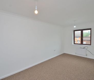 3 bedroom link detached house to rent - Photo 5