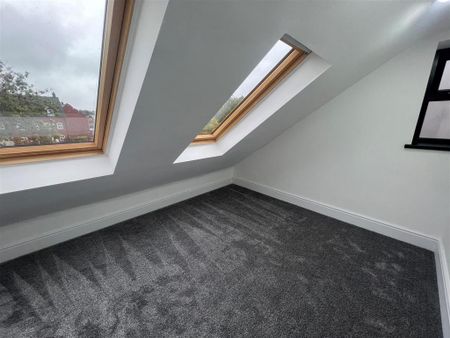 4 bedroom detached house to rent - Photo 3