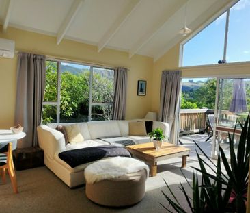 Location, sunshine & an enviable position - Photo 2