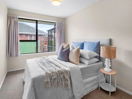 Sunny and Superb - Photo 5